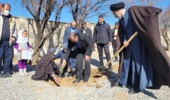 امروز دانش آموزان برای مادرانشان درخت کاشتند + گزارش تصویری