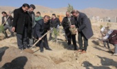به نام پدر کاشتیم/تعداد ۲۰۰ اصله نهال در شهرکرد کاشته شد