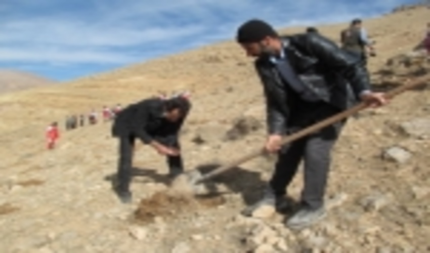 مشارکت مردمی و گسترش گروه‌های همیار طبیعت در حفظ و حراست از منابع طبیعی اثر گذار است