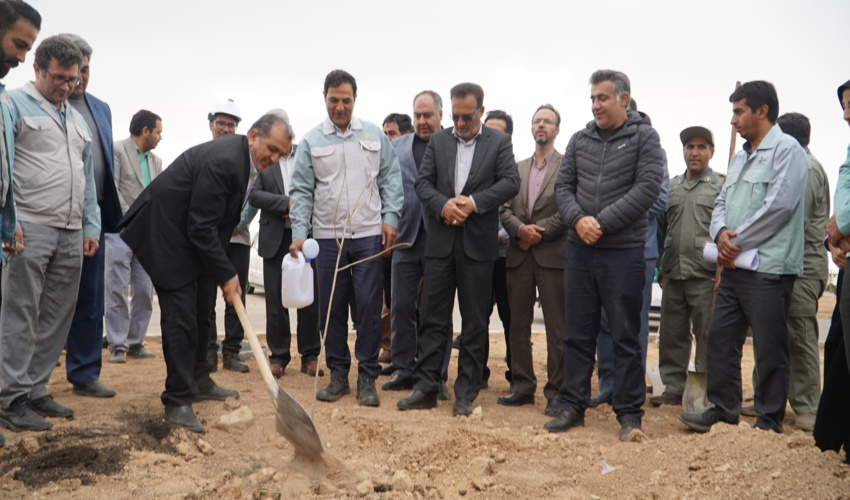 کاشت ۲۰ هزار نهال و ۴۰ هکتار بذر در شرکت ورق خودرو