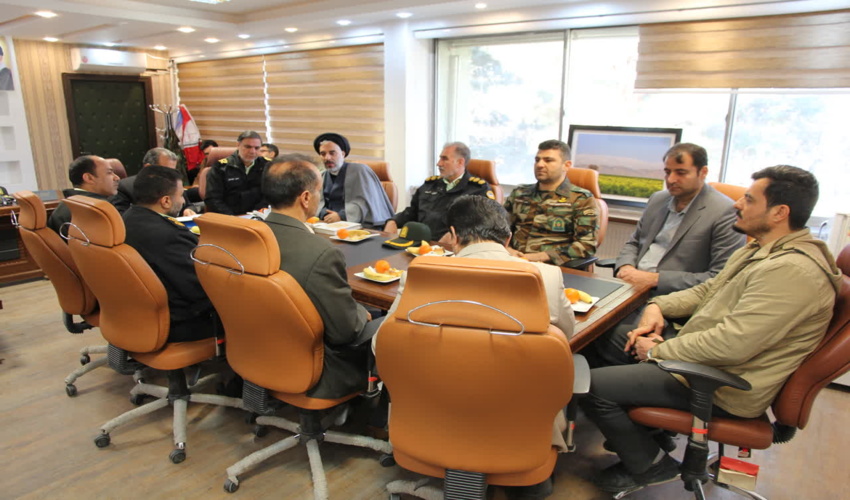 نشست تعاملی فرماندهی انتظامی با مدیر کل منابع طبیعی و آبخیزداری استان