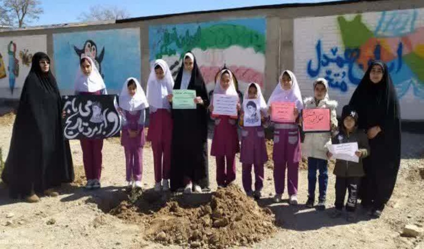 کاشت نهال به یاد رهبر شهید انقلاب در فرادنبه