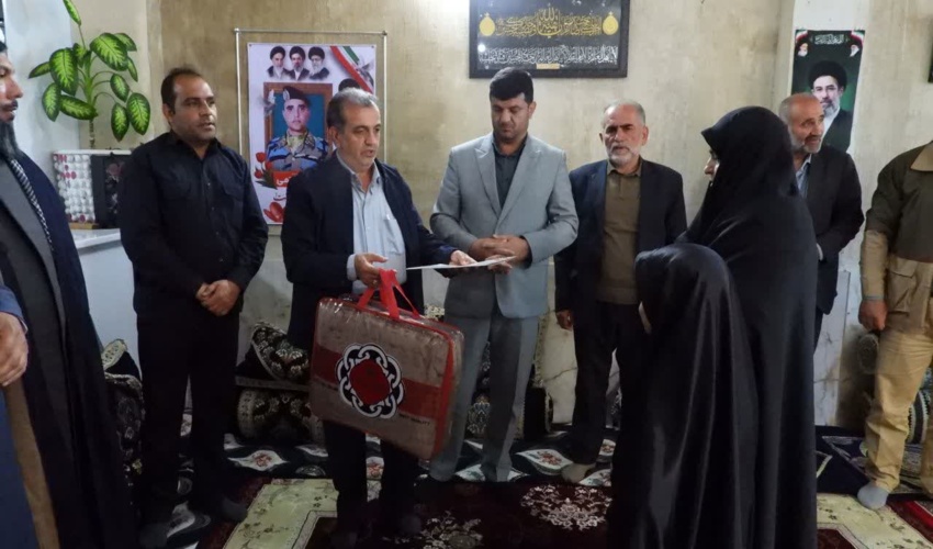دیدار مسئولین منابع طبیعی و آبخیزداری استان و شهرستان با خانواده شهید جنگ رمضان